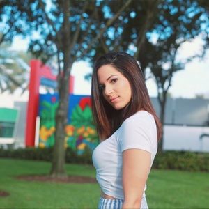 Meet your Posher, Victoria